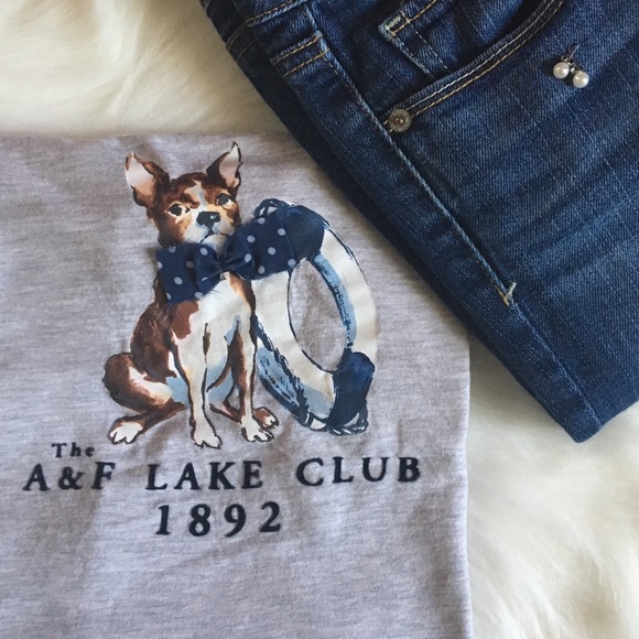 Abercrombie & Fitch Puppy Print Tee