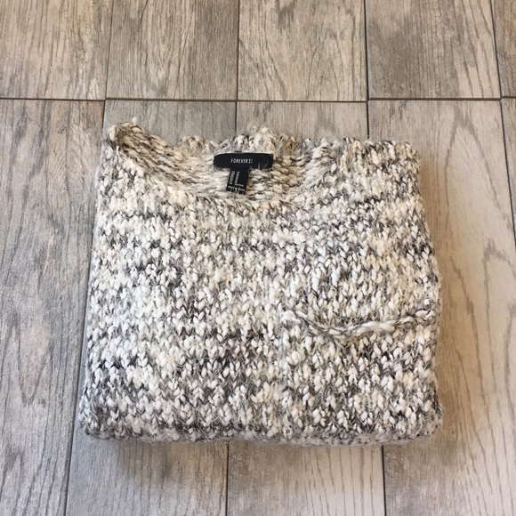 Forever 21 Sweaters - 🚫SOLD🚫Forever 21 Fuzzy Sweater