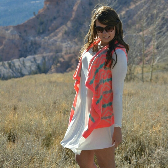 Coral Tribal Pattern Vest Cardigan - Picture 3 of 3