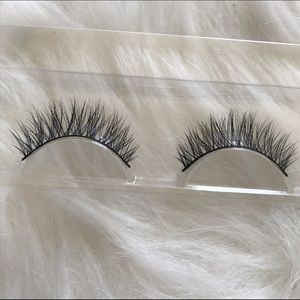 Natural Mink Lashes and glue