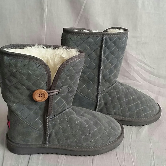 Ukala
Ukala Shoes - Ukala Winter Boots Size 7W Gray Suede Fur Wool
