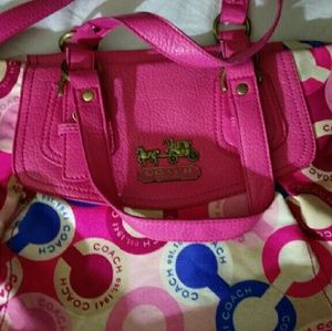 Meet your Posher, Mona