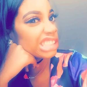 Meet your Posher, Synee