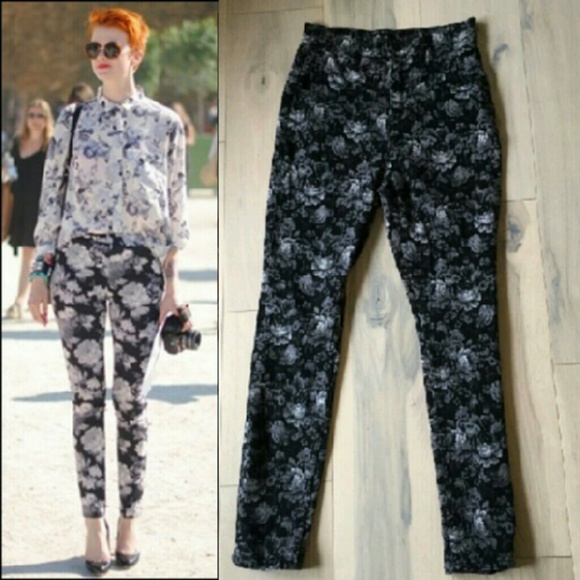 Urban Outfitters Denim - BDG High Rise Floral Print Twig Ankle Jeans