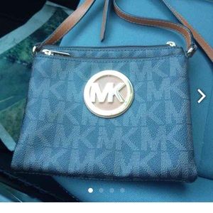 Michael kors cross body!
