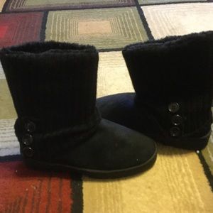 Black above ankle sweater boots