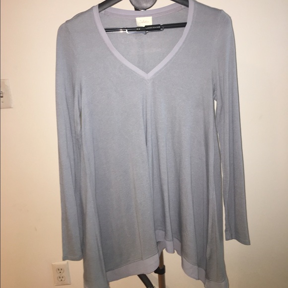 Deletta V Neck Lounge Shirt