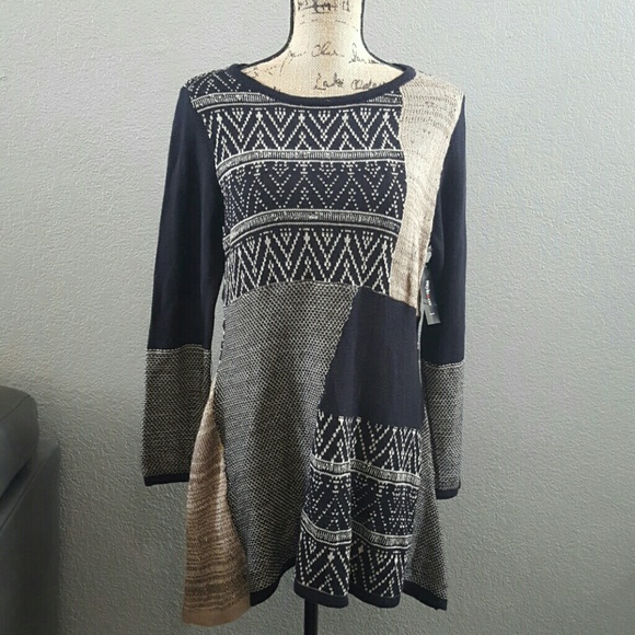 💥SALE!!💥BEAUTIFUL PATTERNED SWEATER💙
