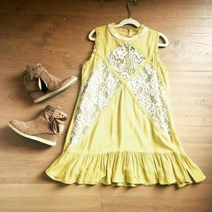 Nwt green childrens dress with lace