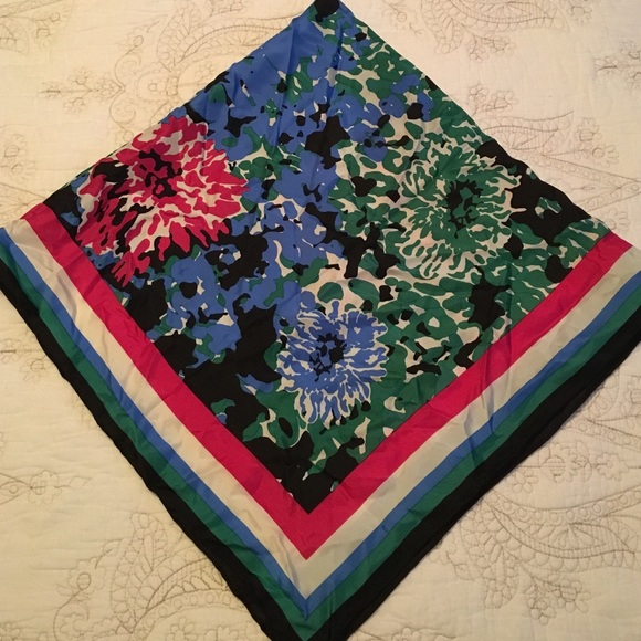 Talbots Scarf - Picture 2 of 2