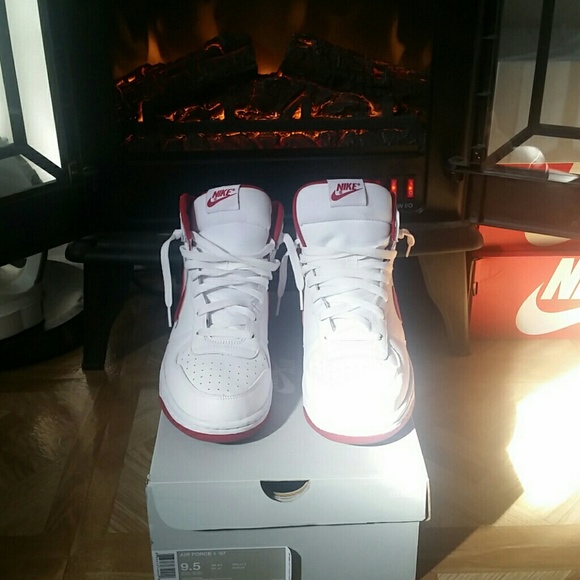 Big Nike high's