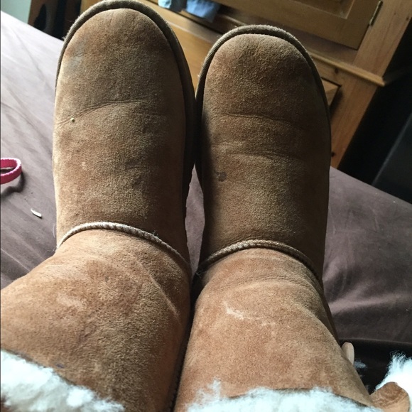 Uggs - Picture 3 of 4