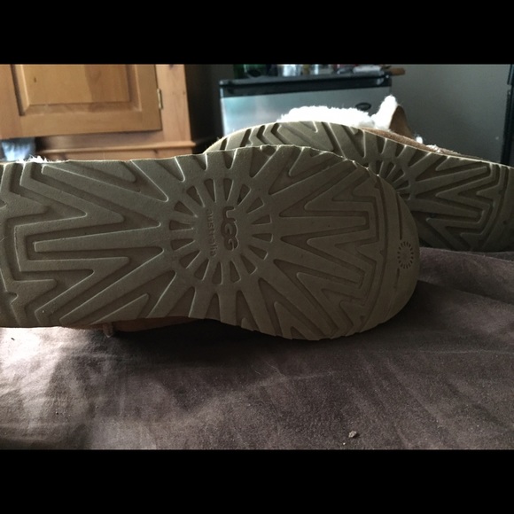 Uggs - Picture 4 of 4