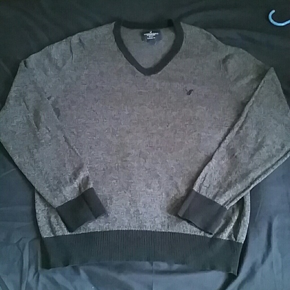 American Eagle V-neck sweater