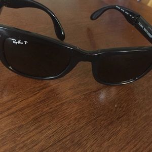 Foldable polarized ray bans