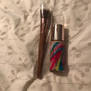 Josie Maran brush & foundation set