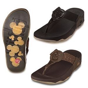 Thick mickey mouse sandal in gold