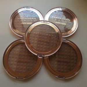 Kardashian Beauty Bronzer/Highlighter/Blush Pallet
