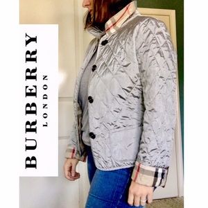 Stunning auth. Burberry grey quilted jacket -sz. L