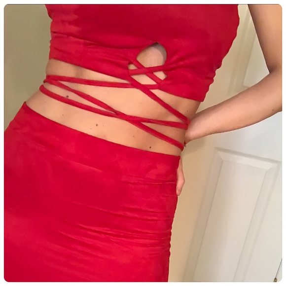 2L LEFT: Ruby 2 Piece Set - Picture 2 of 4