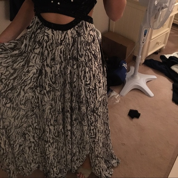 BeBe prom dress new with tags - Picture 4 of 4