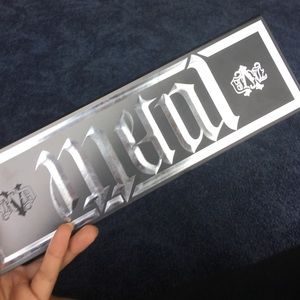 Kat Von D Metal Matte Palette