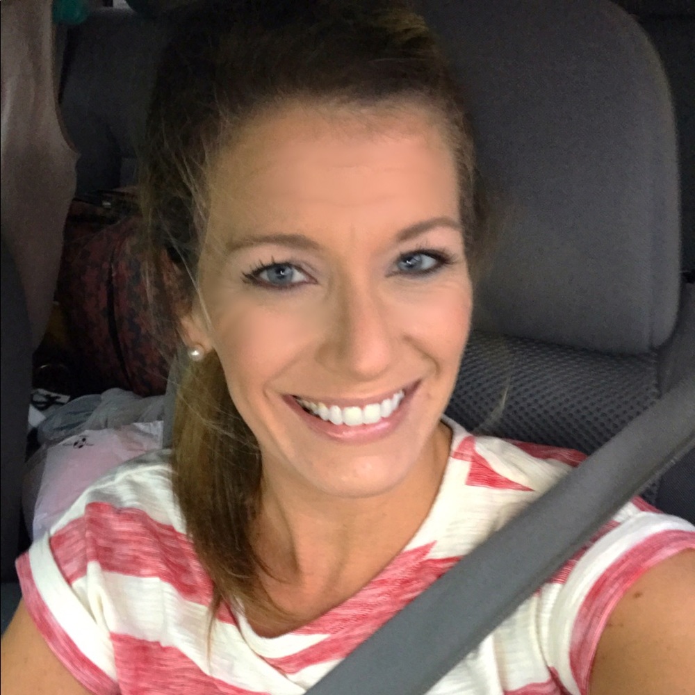 Meet your Posher, Dina