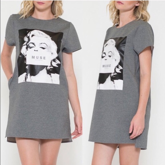 Pop culture celebrity style dress with pockets. - Picture 2 of 2