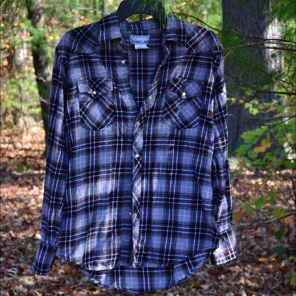 Wrangler Tops - Like New Wrangler Plaid Button Down