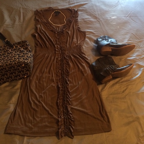 Beautiful brown dress - Picture 1 of 3