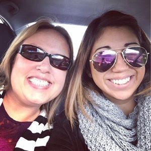 Meet your Posher, Mondy