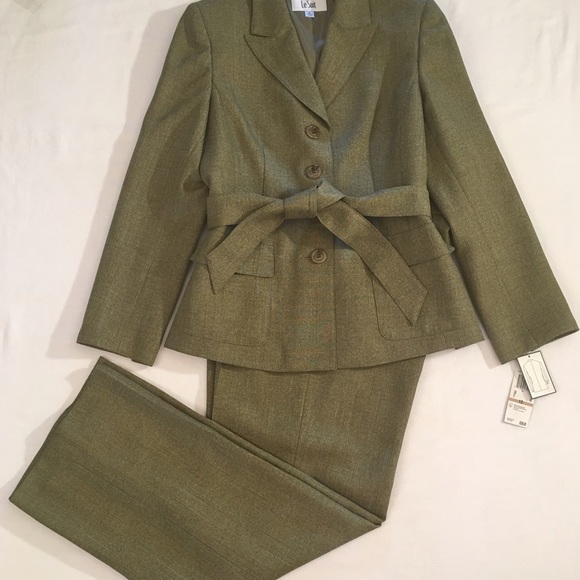 Le Suit Olive Green Pants Suit w Sash Size 12