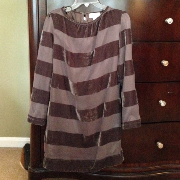 Jessica Simpson long sleeve velvet dress