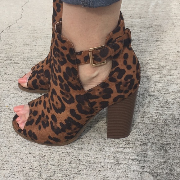 Leopard Fashion Heels - Picture 4 of 4