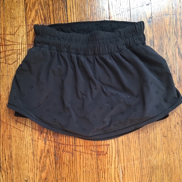 LuluLemon black Skort* HOLIDAY Sale !*