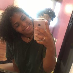 Meet your Posher, Gabi