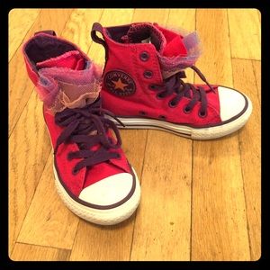 Girl's high top converse! Size 11 🎀🕶😍