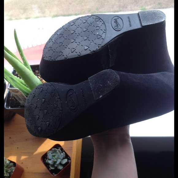 SOLD - Picture 2 of 3