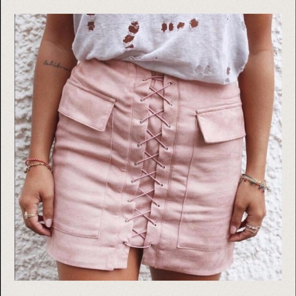 ๐NEW IN๐Lace up mini suede skirt๐ฏ๐จ - Picture 4 of 7