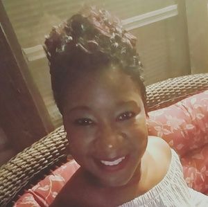 Meet your Posher, Stacy