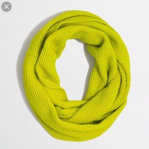 🎉HP🎉 J. Crew Waffle Infinity Scarf in Kiwi