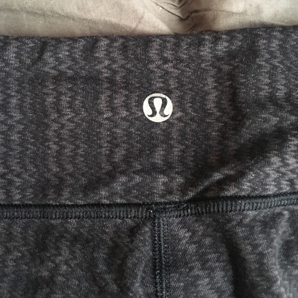 Lulu lemon crops, cute chevron print