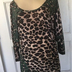 Leopard stretchy long sleeve top.