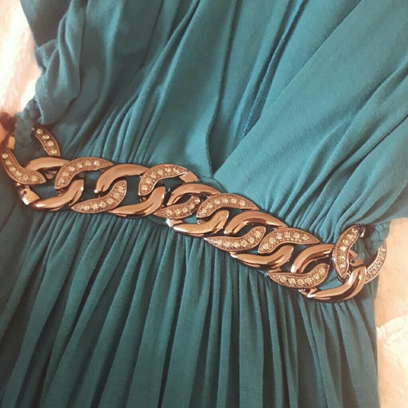 Beautiful emerald deep v dress - Picture 3 of 4