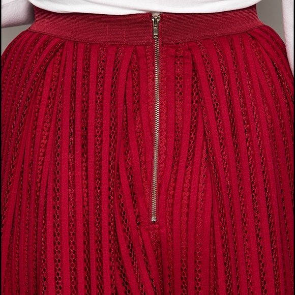 Midi length mesh skirt with elastic band - Picture 2 of 3