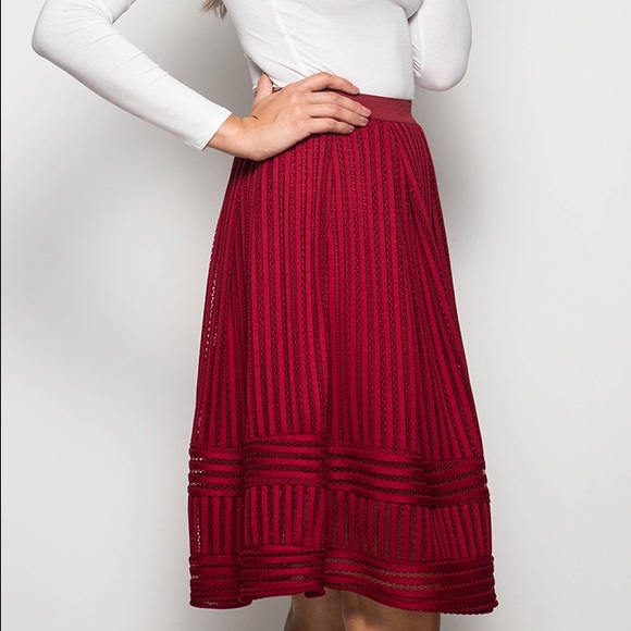 Midi length mesh skirt with elastic band - Picture 3 of 3