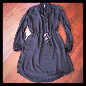 LBD with bright colored tie at waist GUC