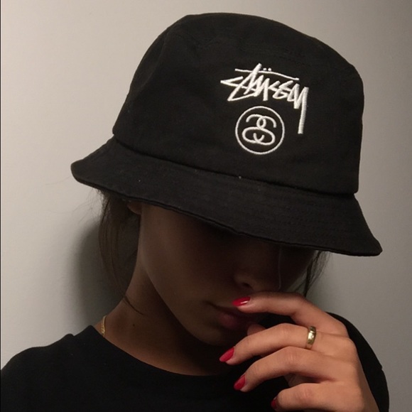 Stussy Bucket Hat- Black