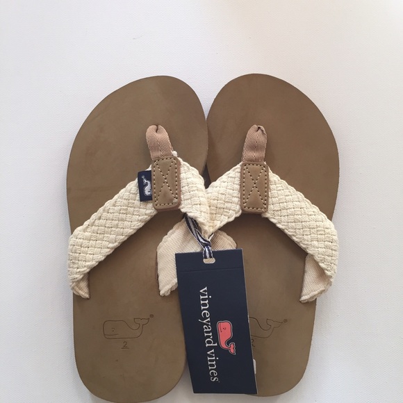 NWT Vineyard vines braided flip flops size 2
