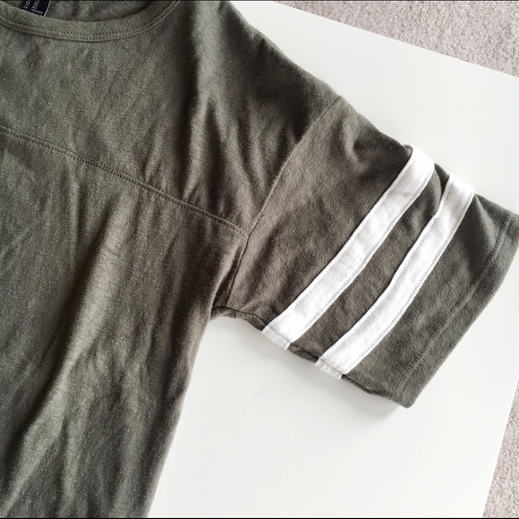 Forever 21 Tops - Baseball 2 Stripe Tee Shirt Forever 21 Tops - Baseball 2 Stripe Tee Shirt